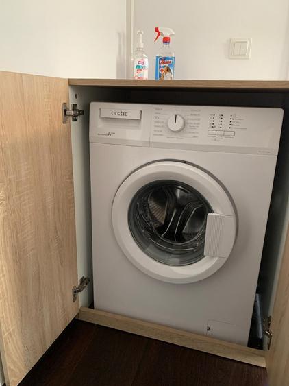Apartament cu 2 camere semidecomandat în Valea Adâncă