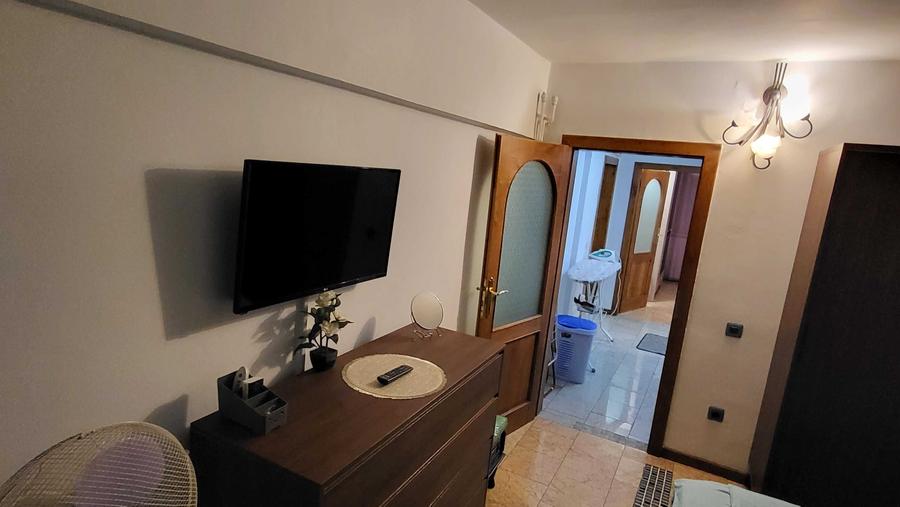 Apartament cu 3 camere semidecomandat în Ultracentral