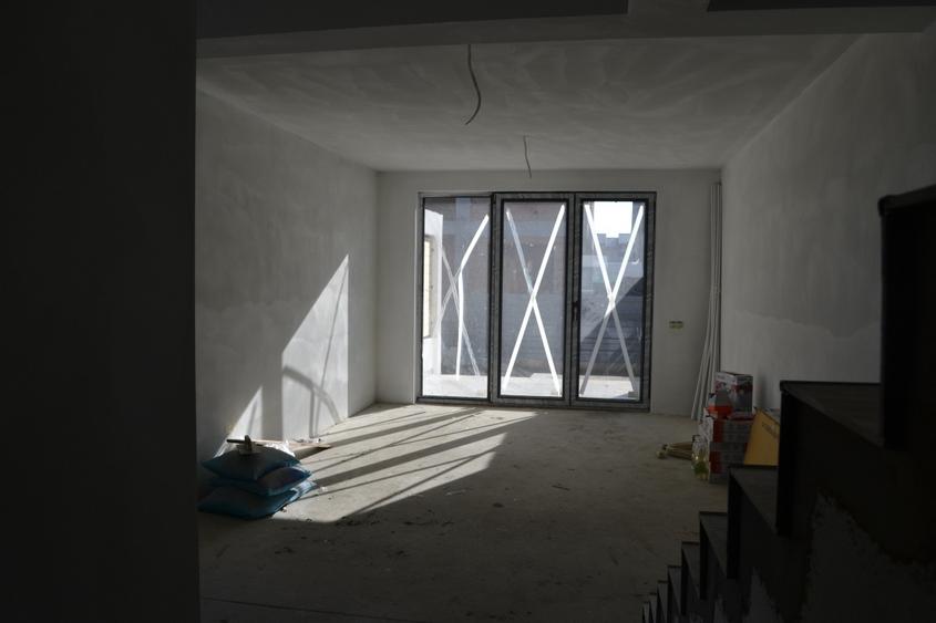 Casă cu 3 camere cu Teren 250 Mp în Sânpetru