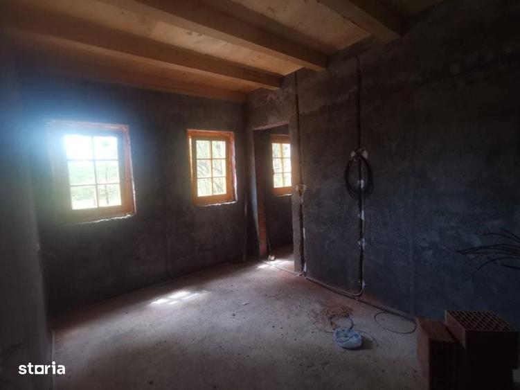 Casă cu 3 camere în Chiuzbaia
