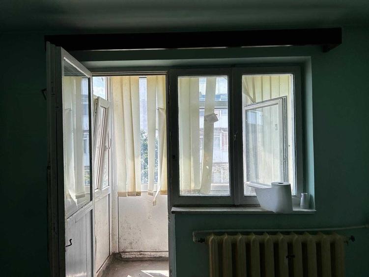 Apartament cu 2 camere decomandat în Exterior Vest