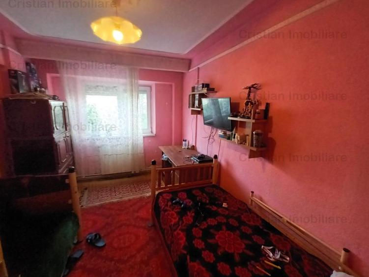 Apartament cu 3 camere decomandat în Apollo