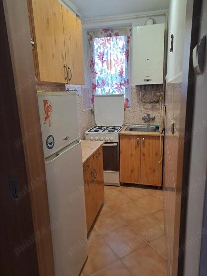 Apartament cu 3 camere semidecomandat în Dacia
