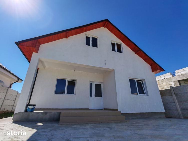 Casă cu 3 camere cu Teren 300 Mp în Lumina