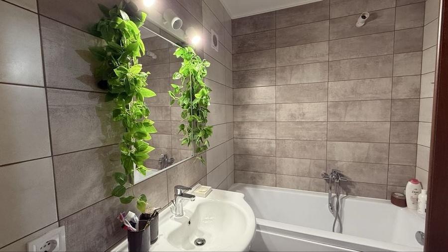 Apartament cu 2 camere decomandat în Tractorul