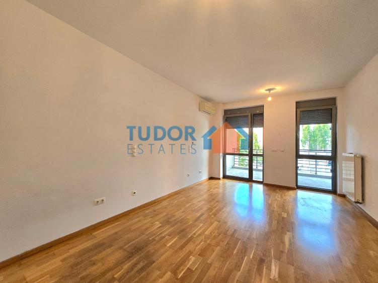 Duplex cu 5 camere cu Canalizare în Sisești