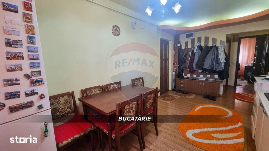 OCAZIE!!! Apartament cu 3 camere, 2 bai et. 2 Str. Hortensiei CENTRAL - 1