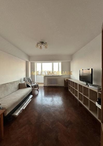 Apartament cu 3 camere decomandat, mobilat în Titulescu