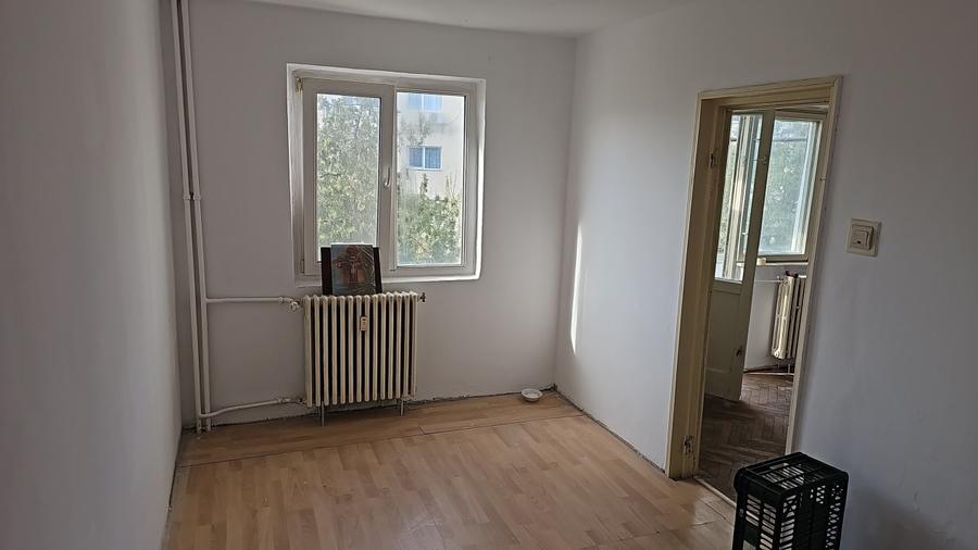 Apartament cu 2 camere nedecomandat în Inel II