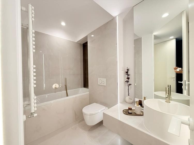 Apartament cu 3 camere decomandat, mobilat în Pipera