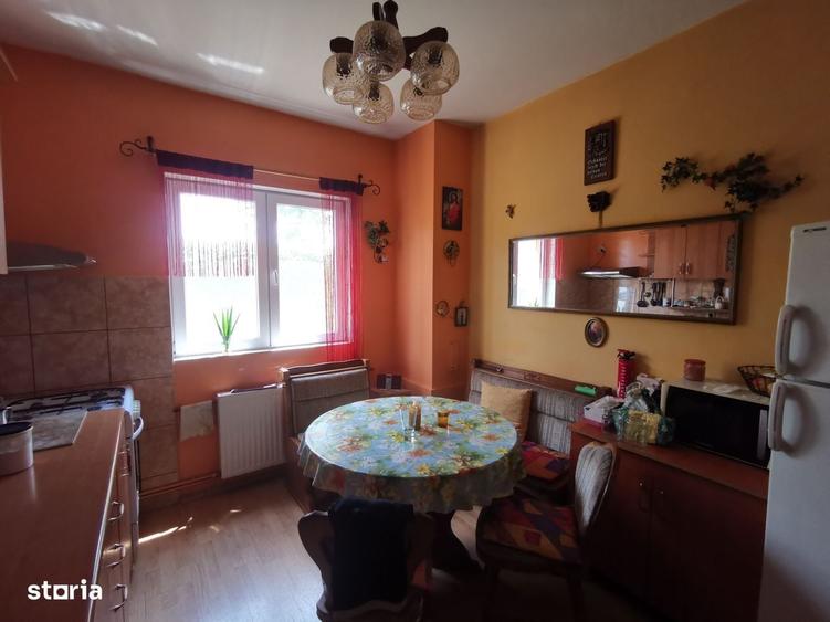 Casă cu 4 camere în Valea Călugărească