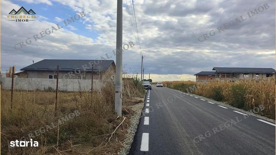 Teren de 333 mp, în Vărăști
