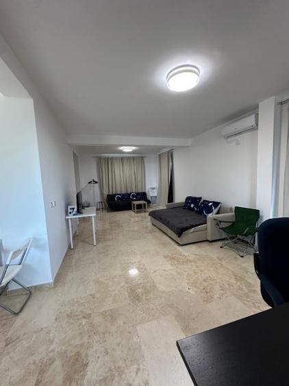 Casă individuală cu 4 camere cu Garaj în Central