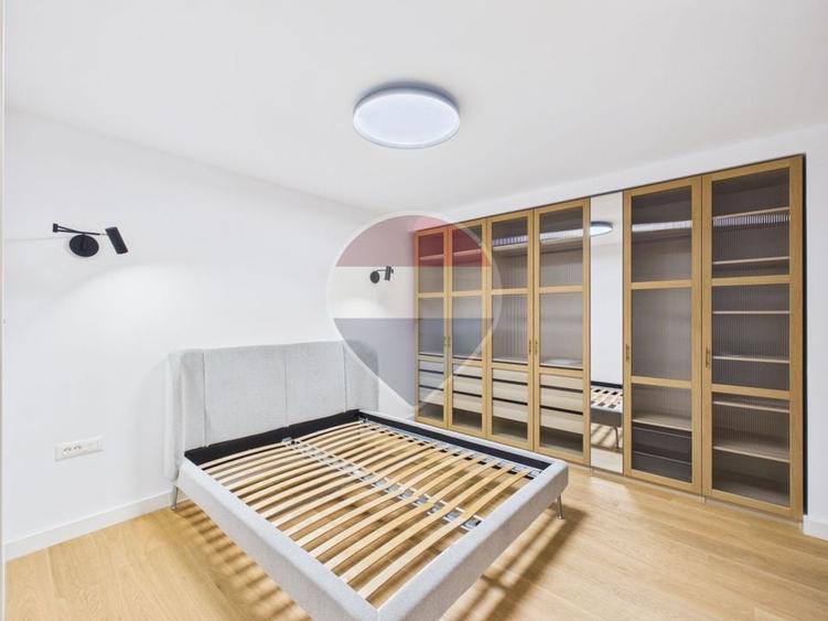 Apartament cu 4 camere decomandat, mobilat în Casin
