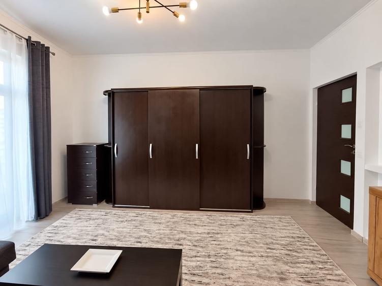 Apartament cu 2 camere decomandat în Centrul Civic