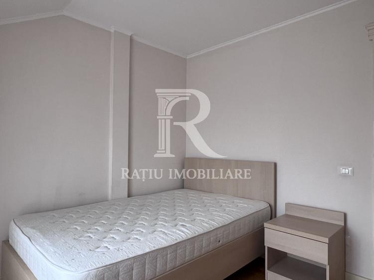 Casă individuală cu 4 camere cu Canalizare în Sud