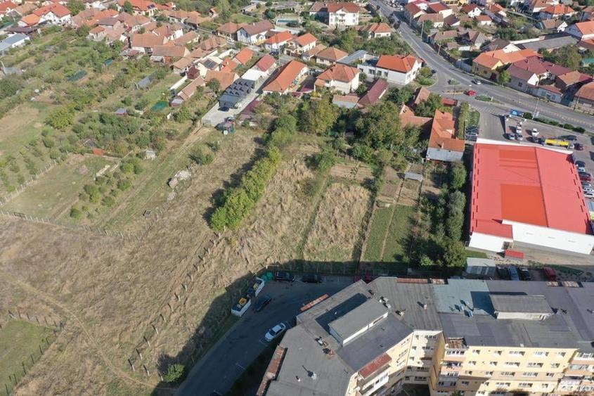 Casă cu Teren 3800 Mp în Central