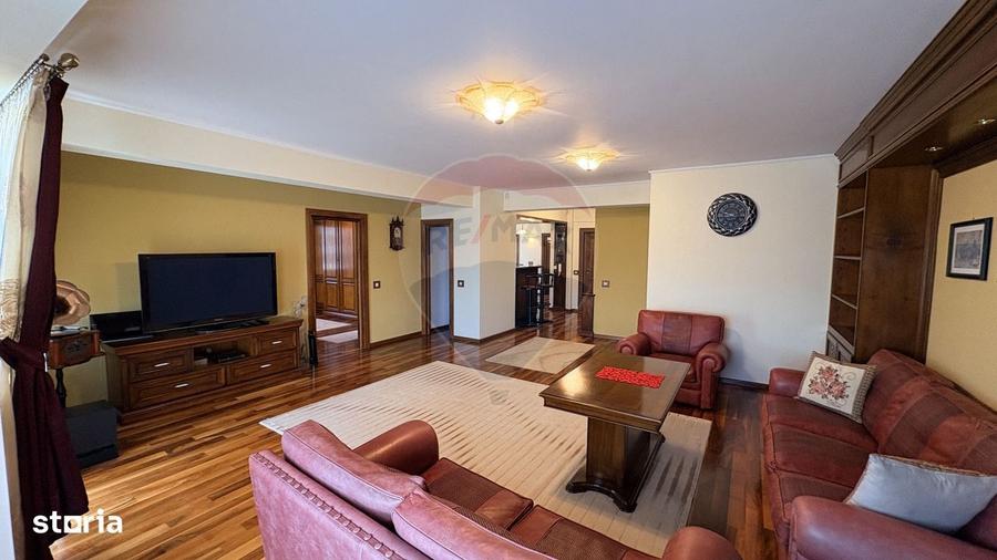 Apartament cu 3 camere în Central