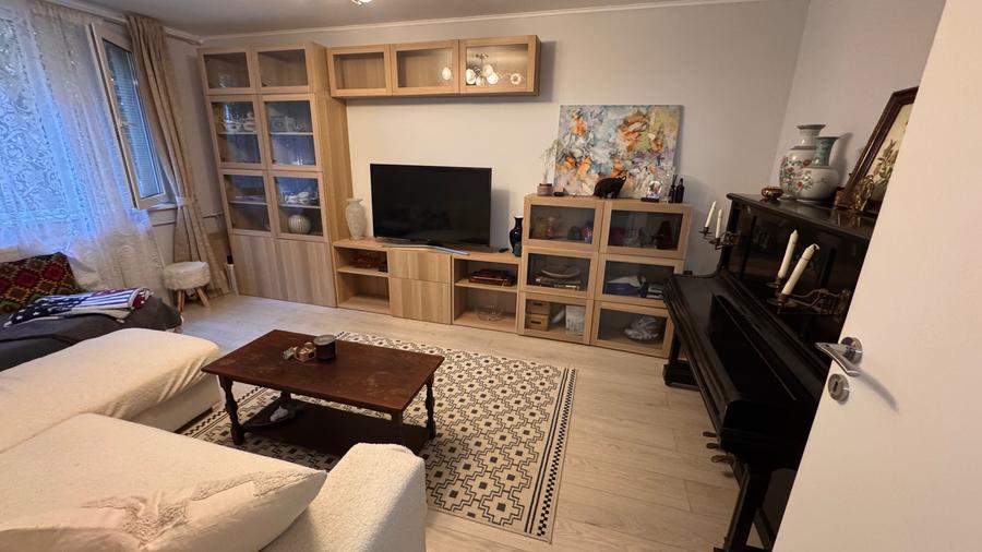 Apartament cu 3 camere decomandat în Drumul Taberei