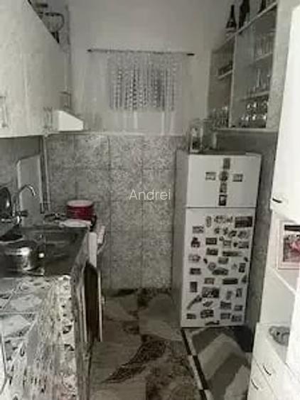Proprietate cu apartament ?i brutarie teren 460 mp, Reghin