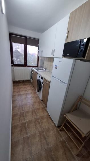Garsonieră decomandată în Central