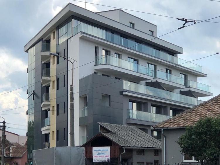 Apartament cu 2 camere decomandat în Exterior Vest