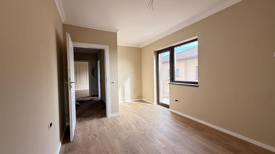 Duplex cu 4 camere cu Canalizare în Dumbrăvița