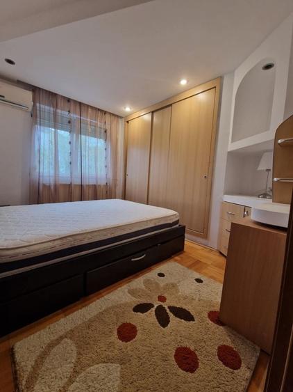 Apartament cu 2 camere semidecomandat în Hunedoara