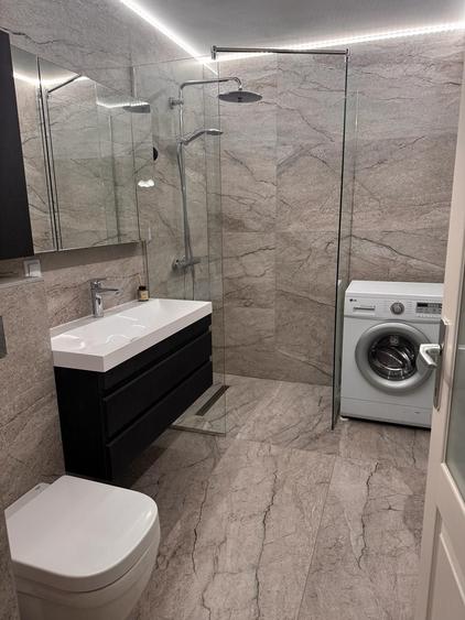 Apartament cu 3 camere semidecomandat în Dosu Bricii