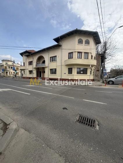 Casă cu 5 camere în Central