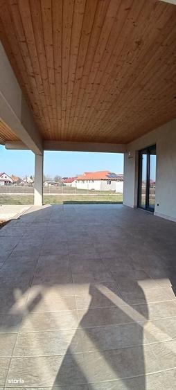 Casă cu 4 camere în Central