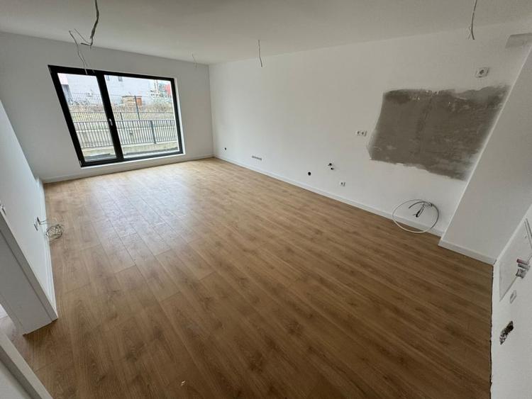 Apartament cu 2 camere decomandat în Calea Moldovei