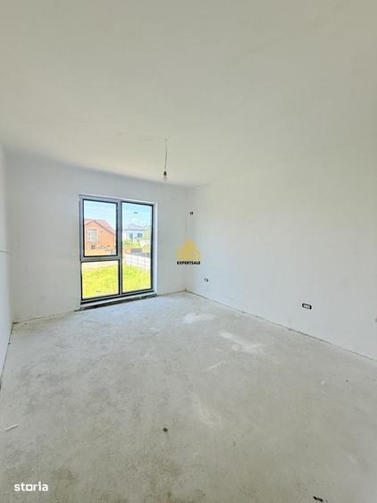 Casă cu 4 camere în Prelungirea Ghencea