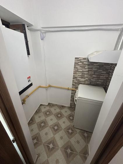 Apartament cu 3 camere decomandat în Crihala