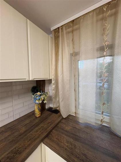 Apartament cu 4 camere decomandat în Răcădău