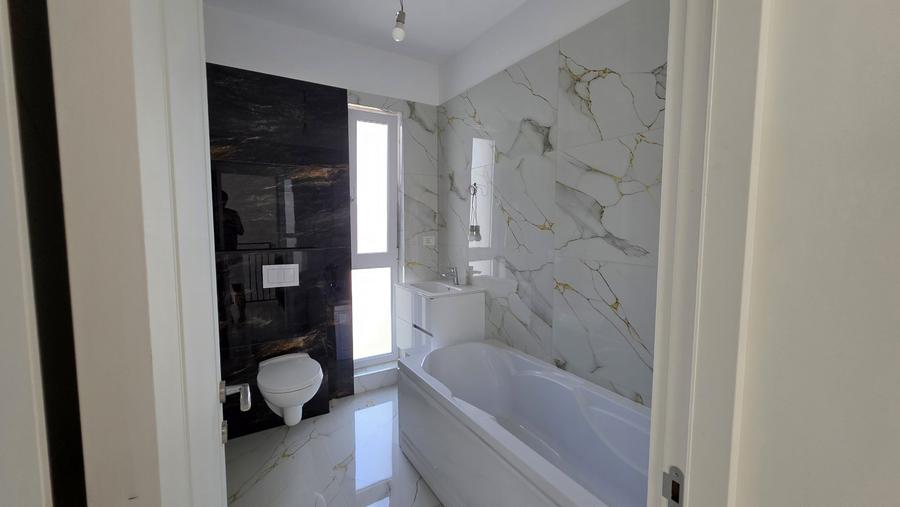 Duplex cu 5 camere cu Canalizare în Dumbrăvița