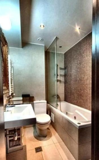 Apartament cu 3 camere, mobilat în 1 Mai