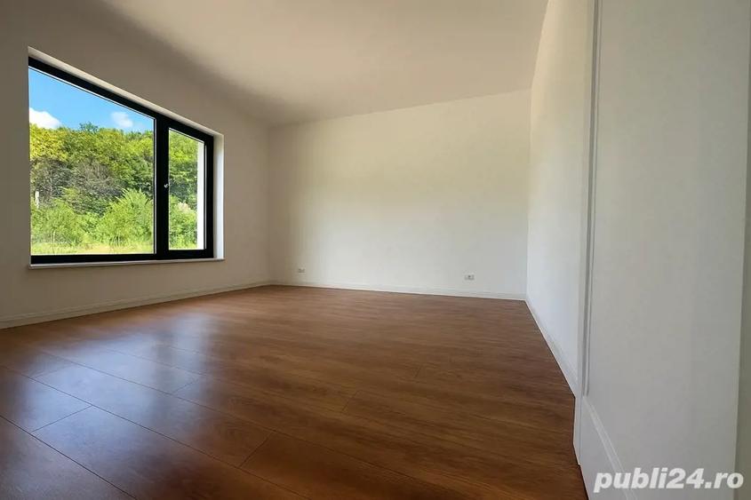 Casă cu 3 camere cu Teren 350 Mp în Uiasca