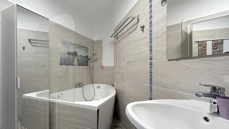 Apartament cu 4 camere decomandat, mobilat în Centrul Istoric