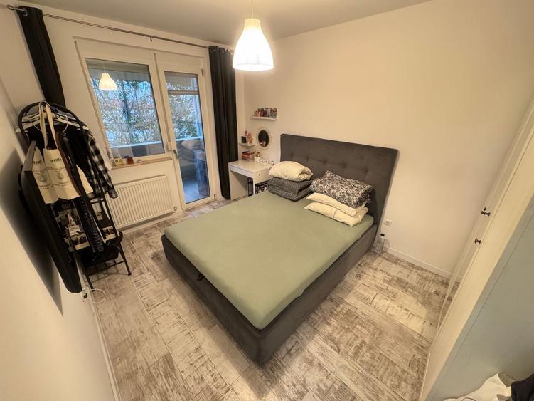 Apartament cu 3 camere decomandat, mobilat în Faleza Nord