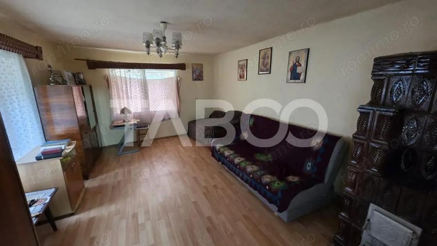 Casă cu 3 camere cu Teren 5859 Mp în Deal