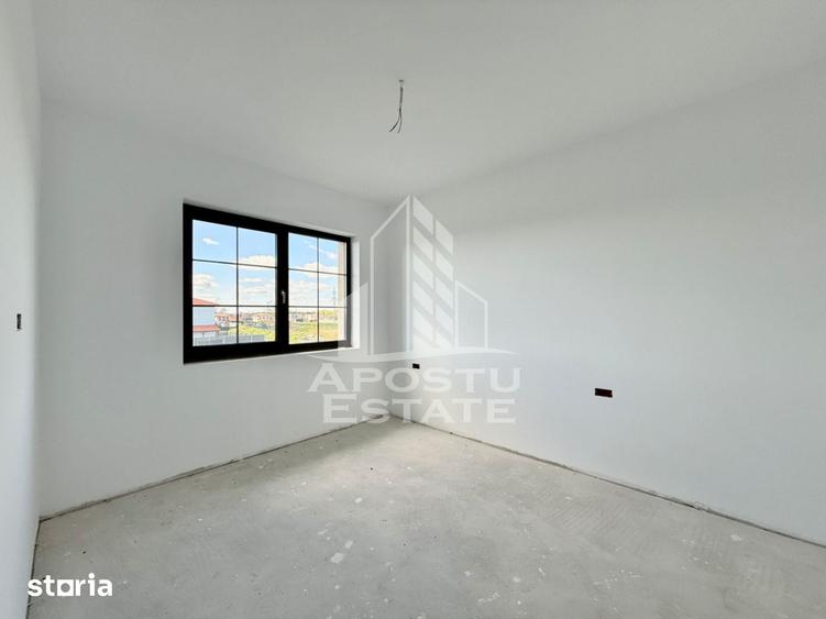 Casă cu 5 camere cu Teren 500 Mp în Ghiroda