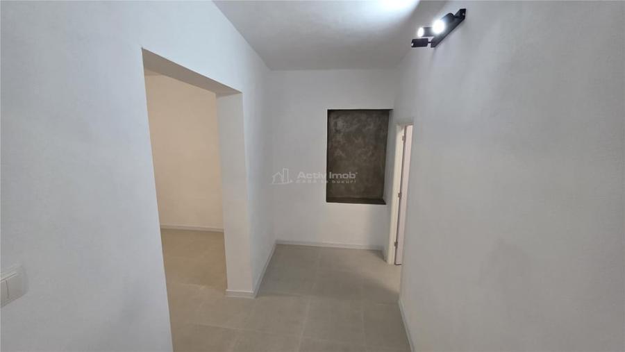 Spațiu comercial, de 130 mp, în Răcășdia