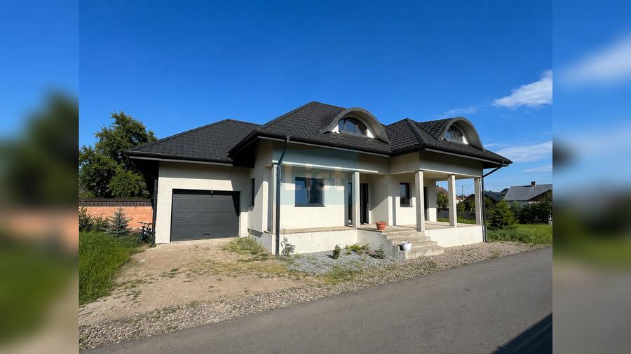 Casă cu 5 camere cu Teren 664 Mp în Sud-Vest