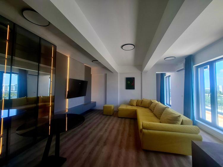 Penthouse cu 3 camere decomandat în Prelungirea Ghencea