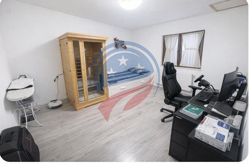 Casă individuală cu 3 camere cu Canalizare în Exterior Sud