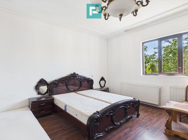 Casă individuală cu 5 camere cu Canalizare în Pârneava