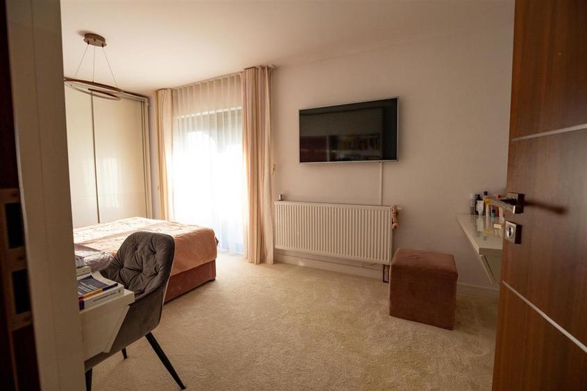 Casă cu 6 camere cu Teren 1700 Mp în Exterior Nord