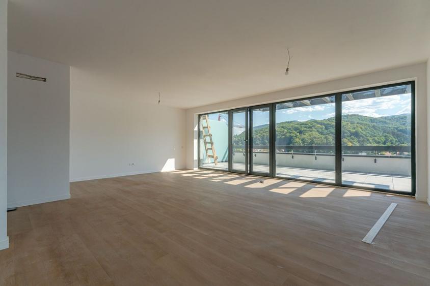 Apartament cu 4 camere decomandat în Bartolomeu