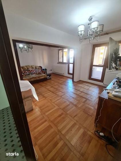 Apartament cu 4 camere decomandat în Țiglina 1